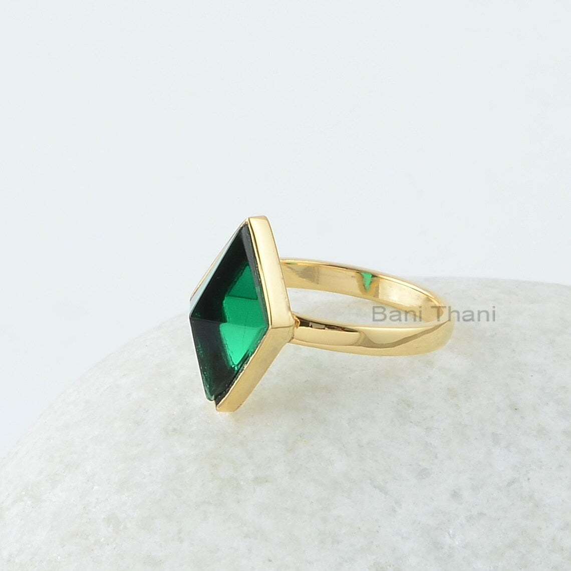 Emerald Quartz Ring, Emerald Quartz 10x16 mm Pyramid Gemstone Ring, Green Emerald Silver Gemstone Bezel Ring, 18k Gold Plated Ring