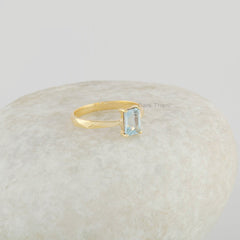 Solid 925 Sterling Silver Ring With Gemstone - Natural Blue Topaz Ring - Middle Finger Ring - Gift Ring for Women - Rectangle Gemstone Ring