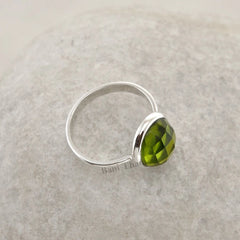 Antique Peridot Ring, Peridot Quartz 10mm Gemstone Bezel Ring, 925 Sterling Silver Ring, Promise Ring For Her, Round Shape Ring-Boho Jewelry